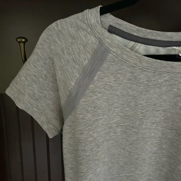 ATHLETA Gray Short Sleeve Crew Neck T-Shirt Athletic Dress Athleisure Preppy | M - Picture 3 of 16